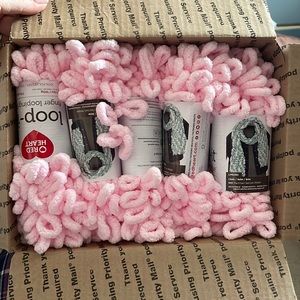 Red Heart Loop It - In the Pink